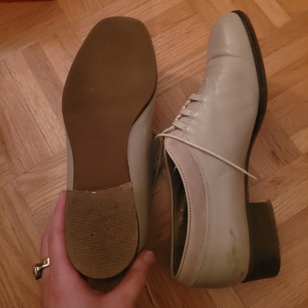 Ingledew's ladies shoes size 7.5B